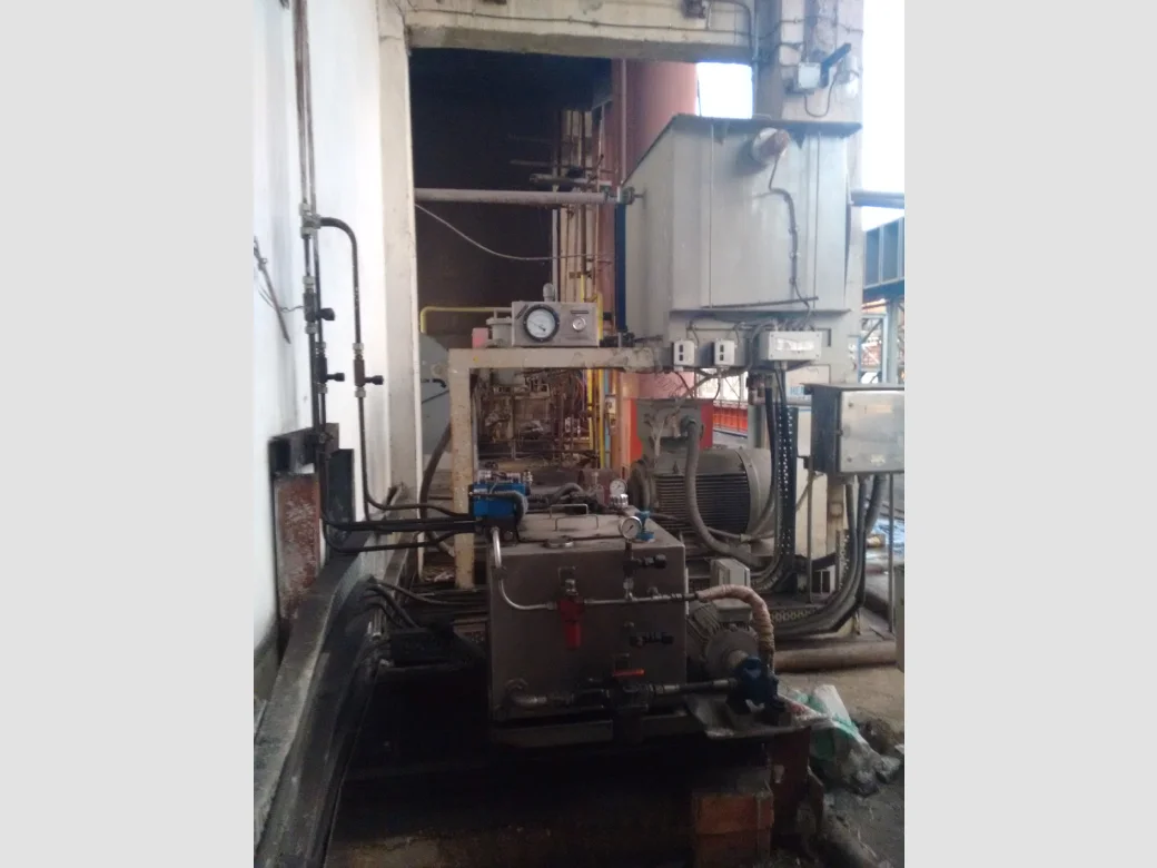 water jet descaling and cleaning system for steel plant operations